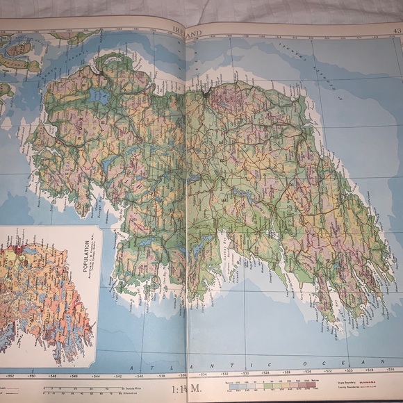 The Edinburgh World Atlas Bartholomew - Picture 3 of 5